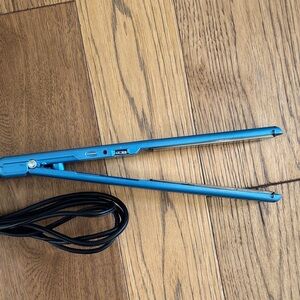 😊BABYLISSPRO Blue Ceramic Hair Straightener Flat Iron